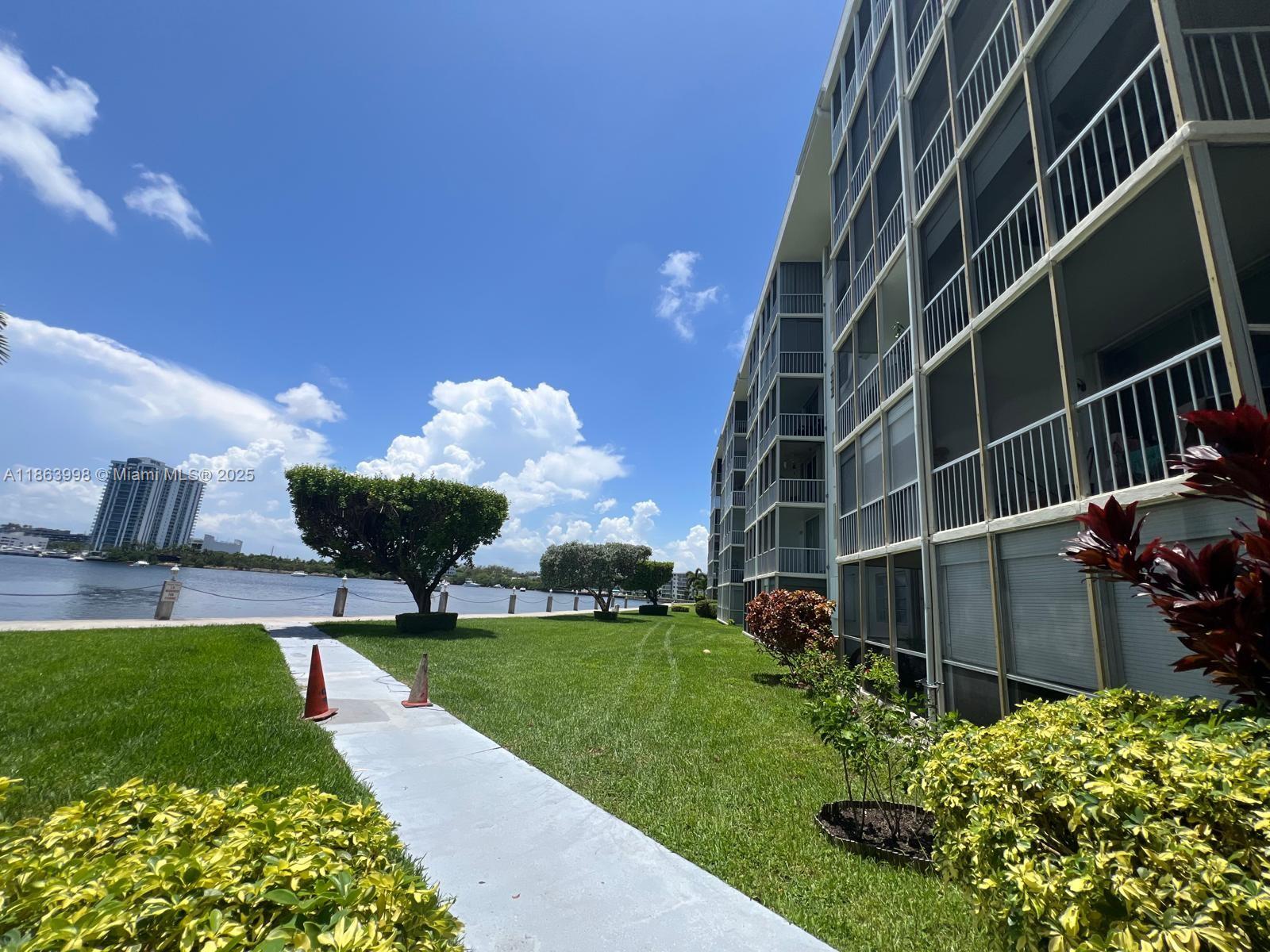 3000 Marcos Dr # P311