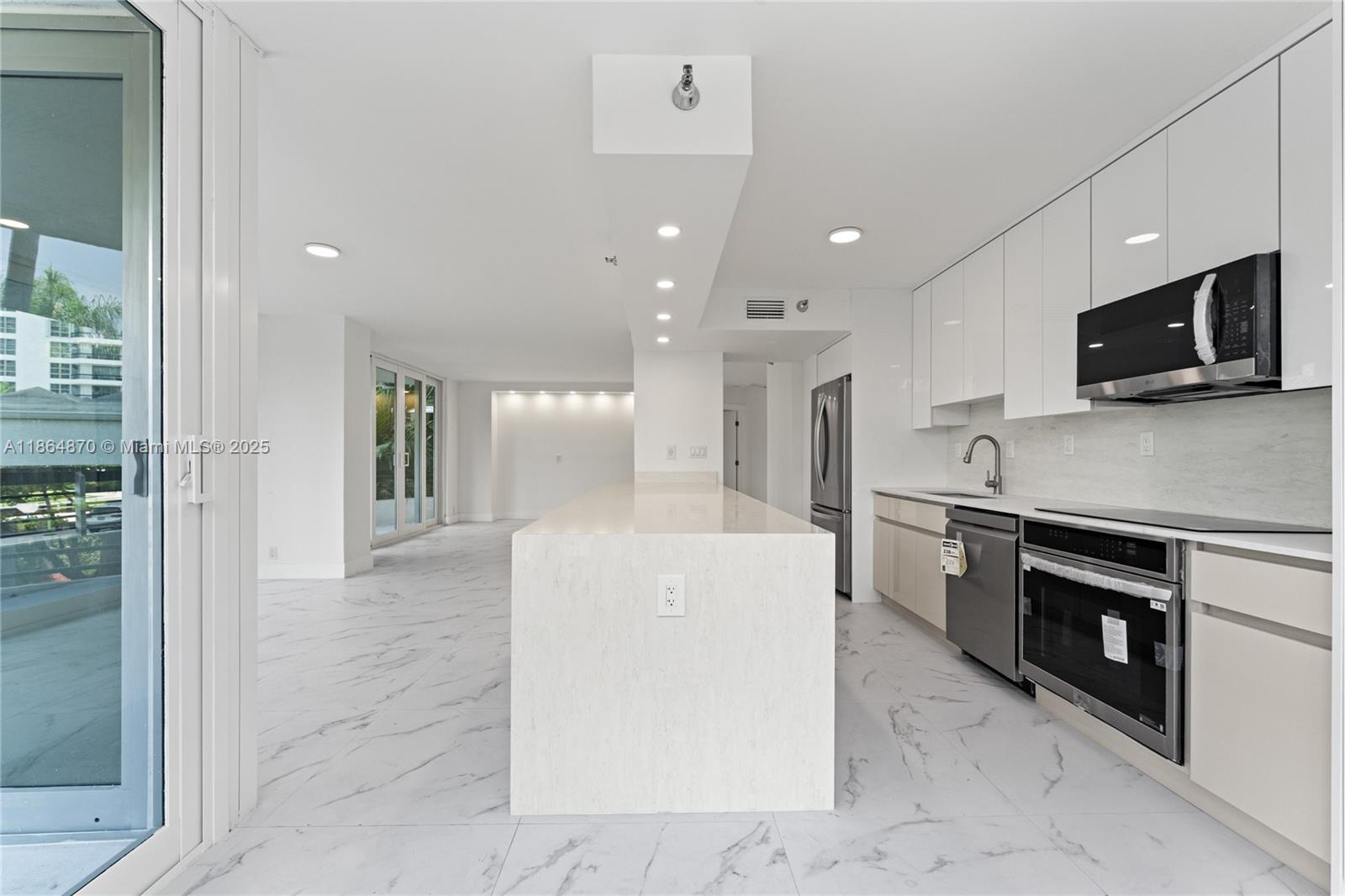 19101 NE 36th Ct # 206