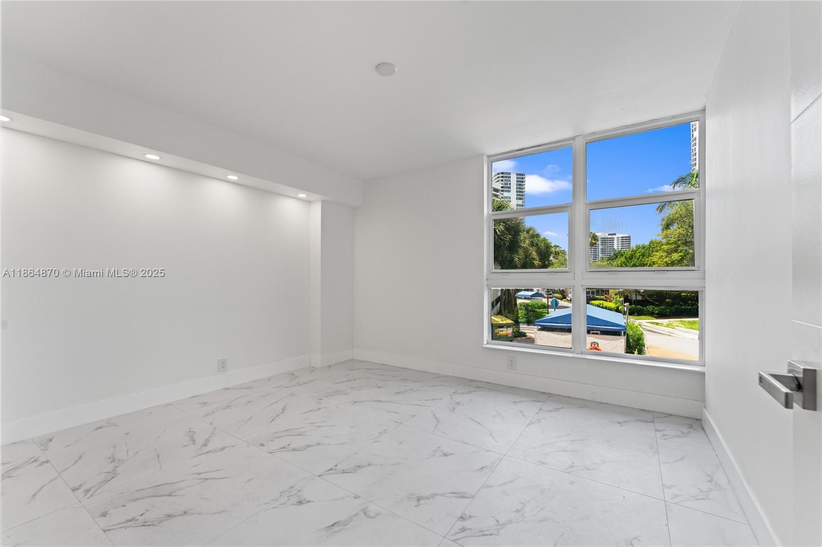 19101 NE 36th Ct # 206