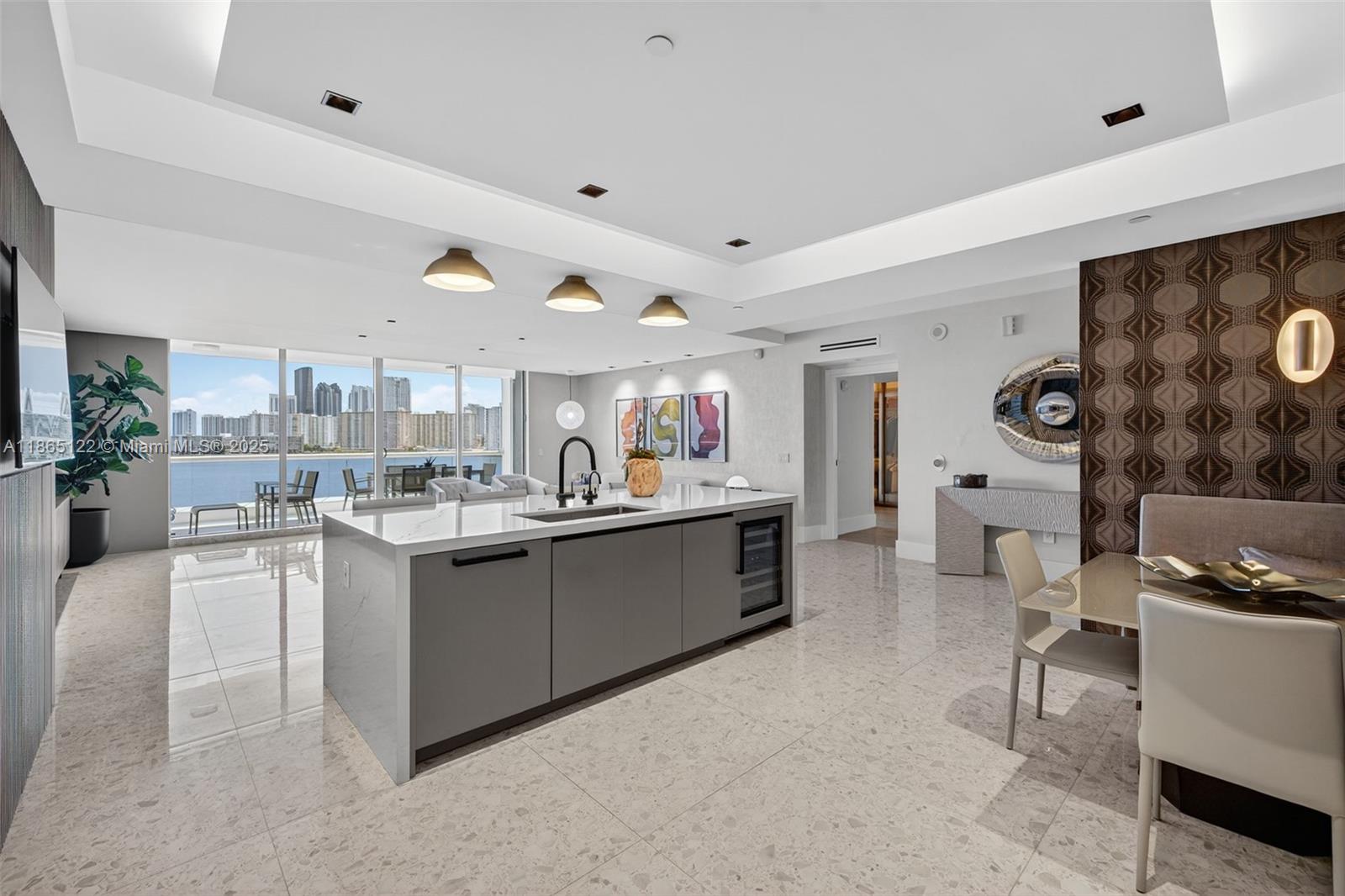 6000 Island Blvd # 707