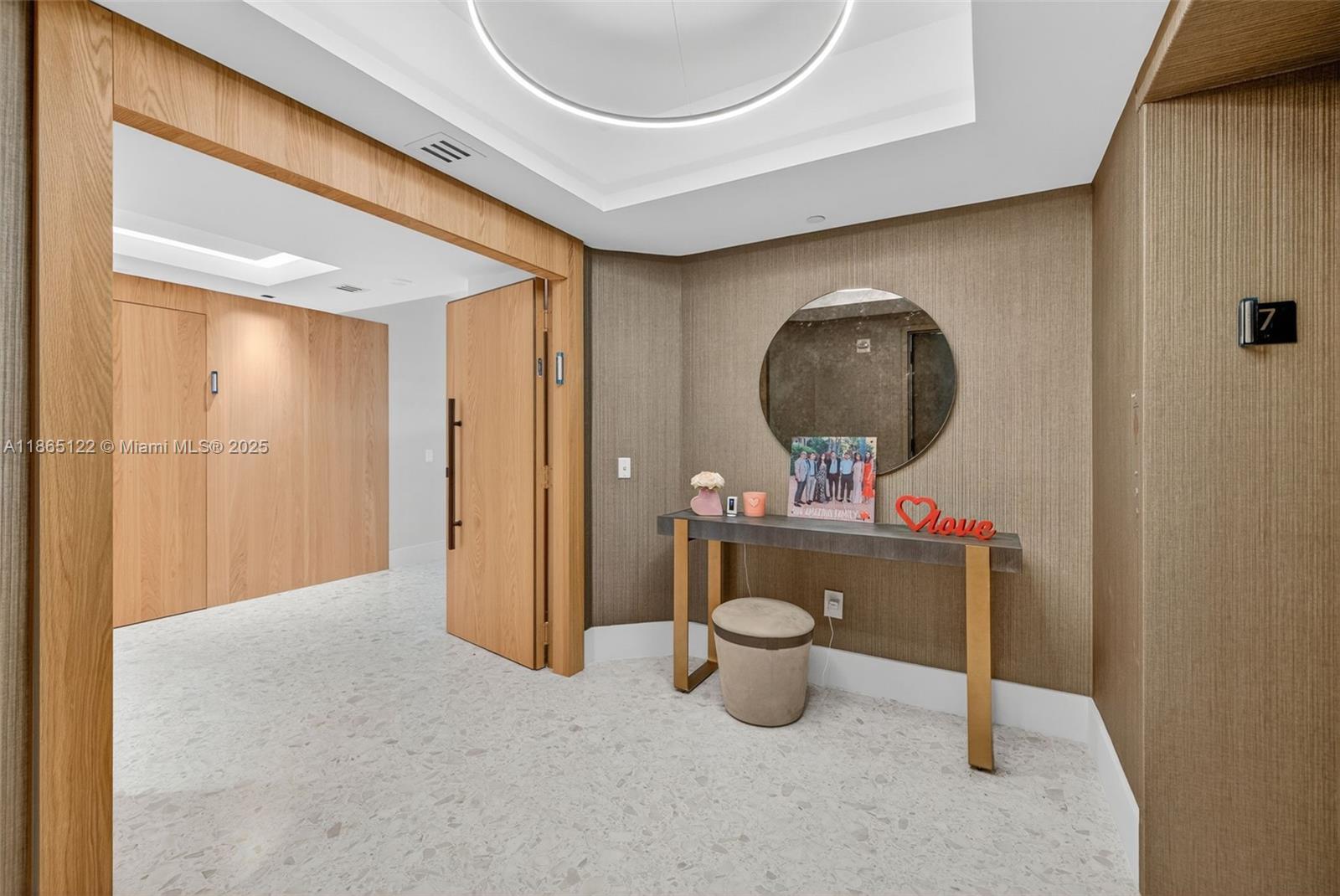 6000 Island Blvd # 707