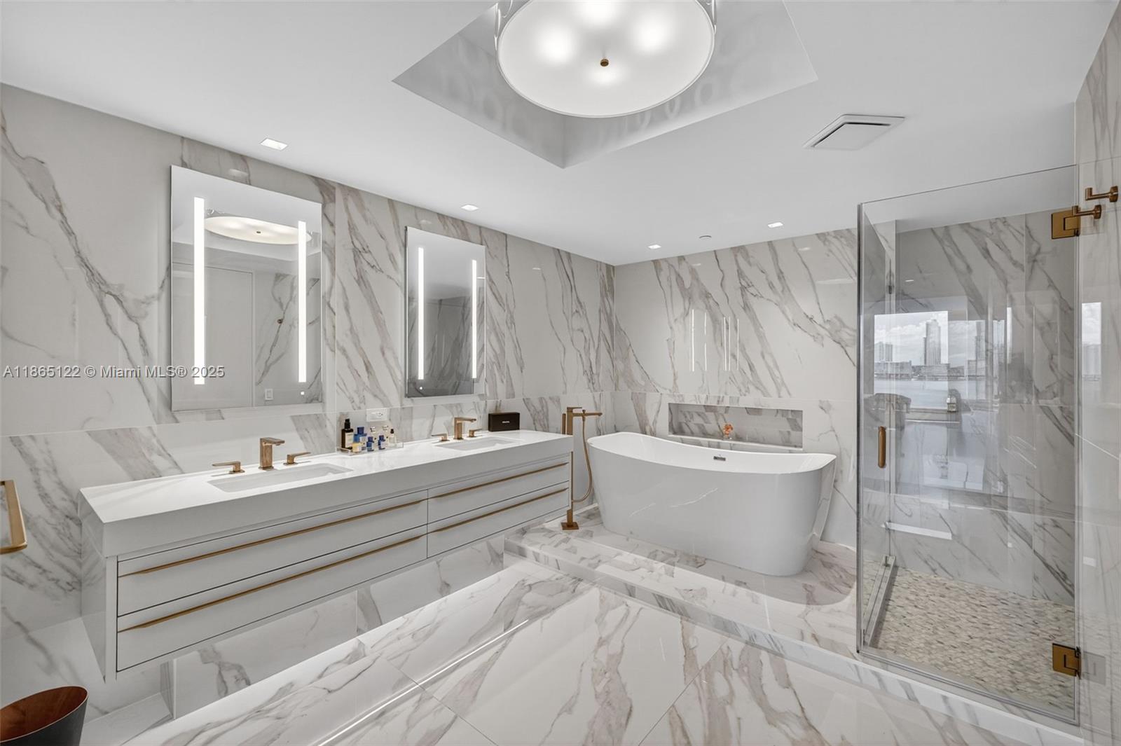 6000 Island Blvd # 707