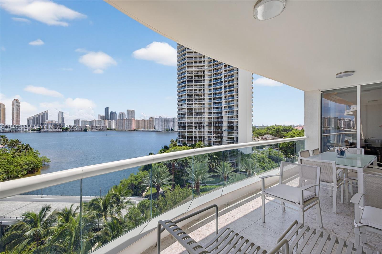 6000 Island Blvd # 707