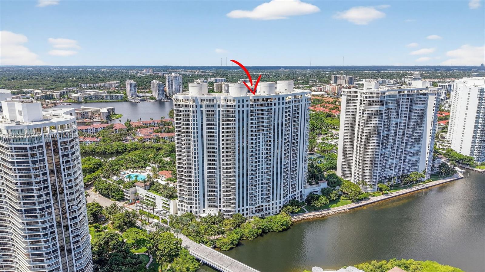 6000 Island Blvd # 707