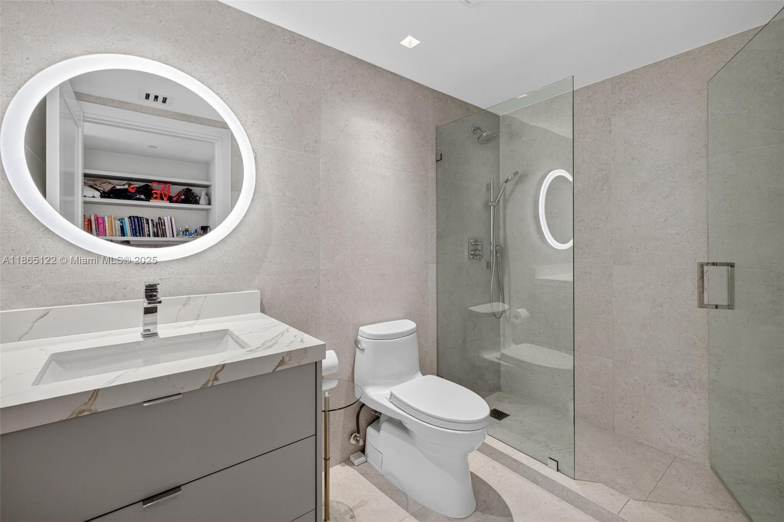 6000 Island Blvd # 707