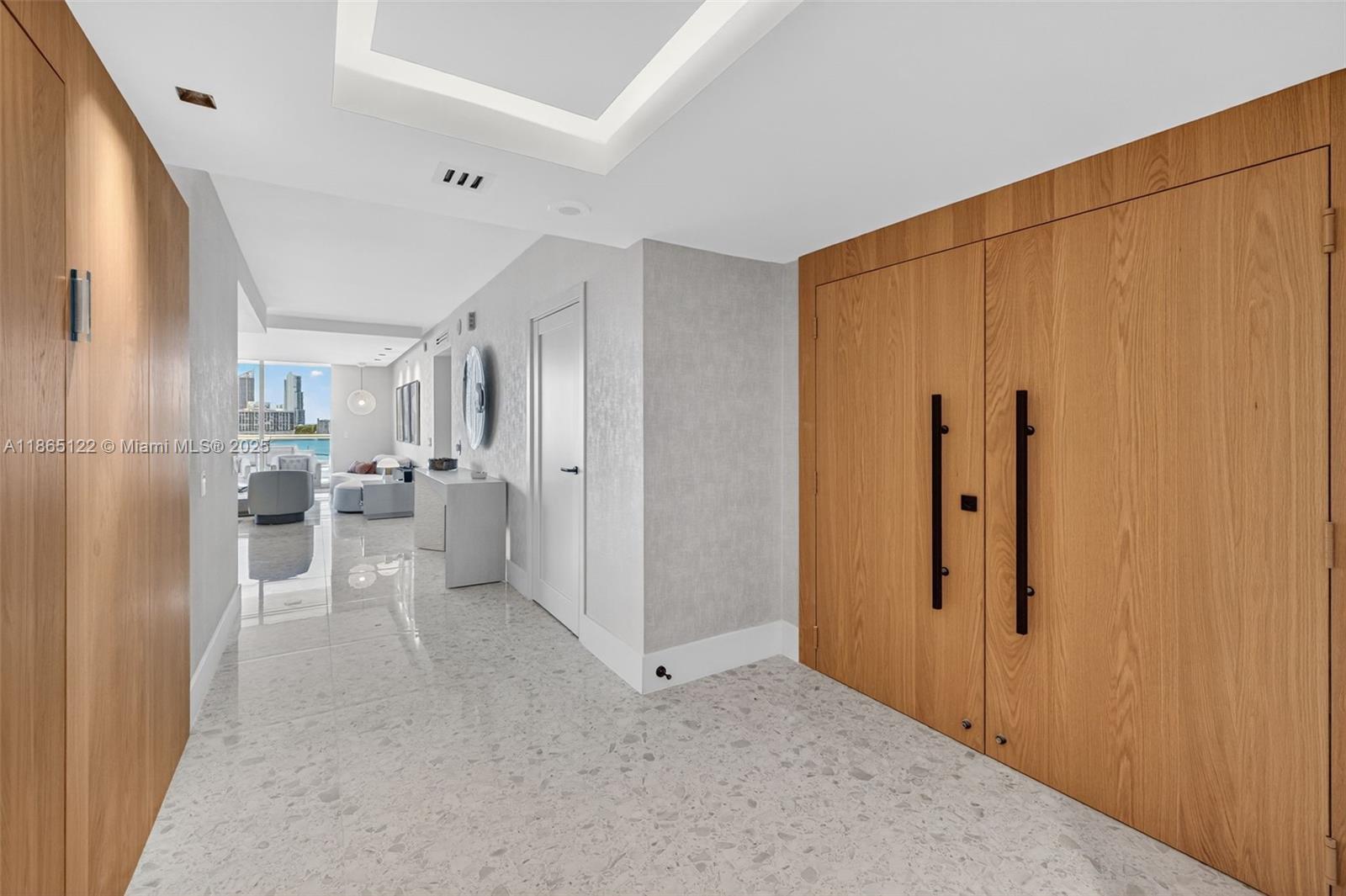 6000 Island Blvd # 707