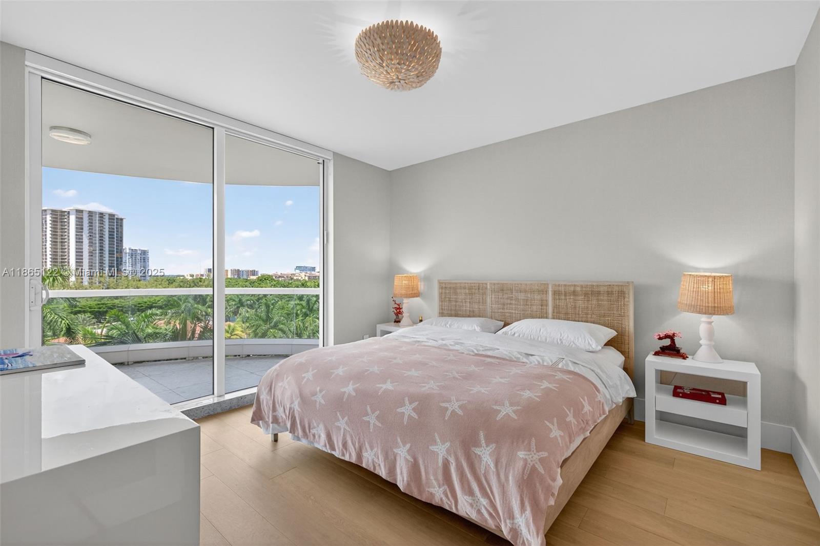 6000 Island Blvd # 707