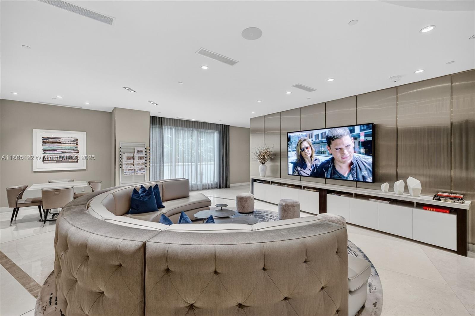 6000 Island Blvd # 707