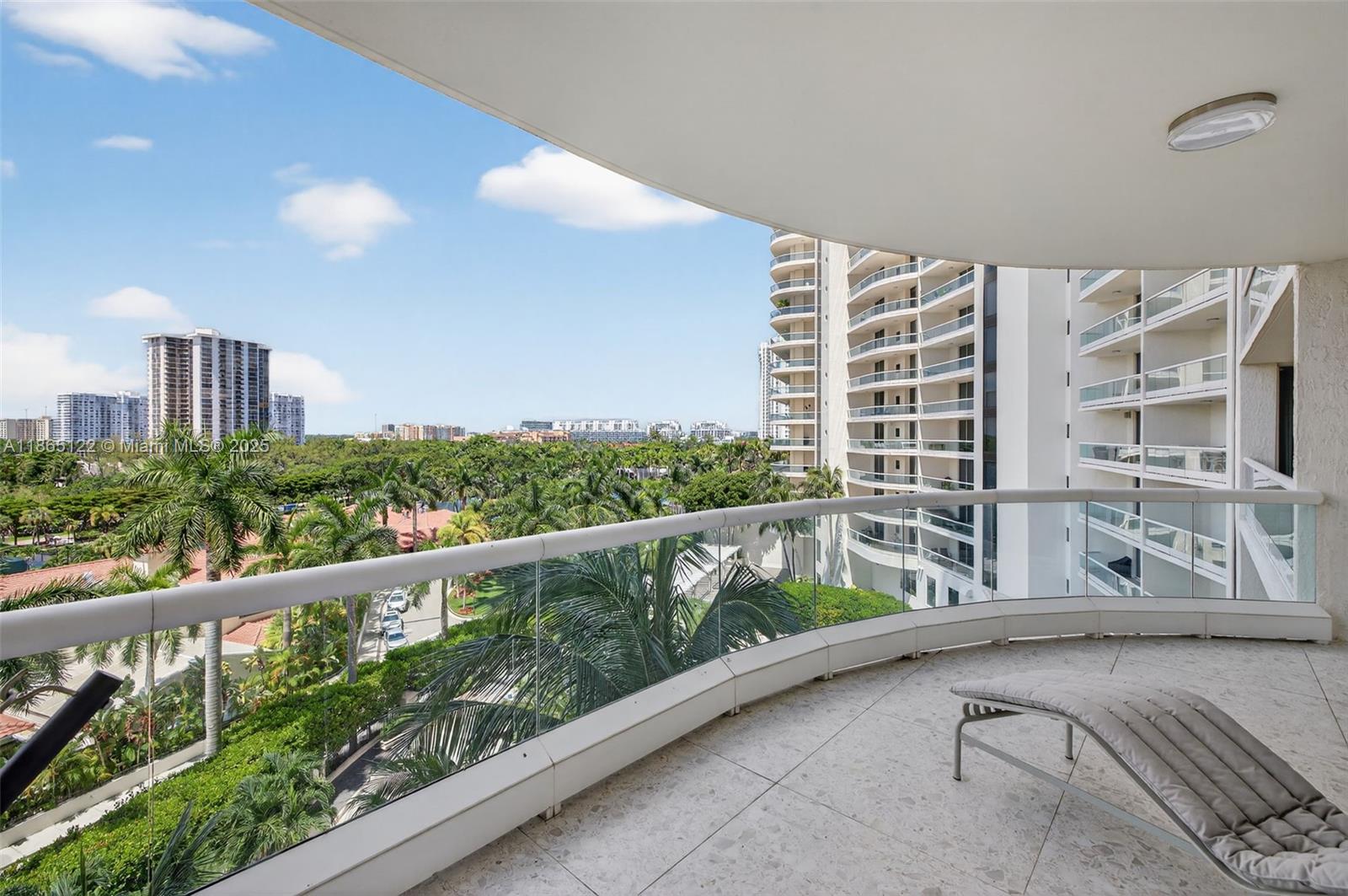 6000 Island Blvd # 707