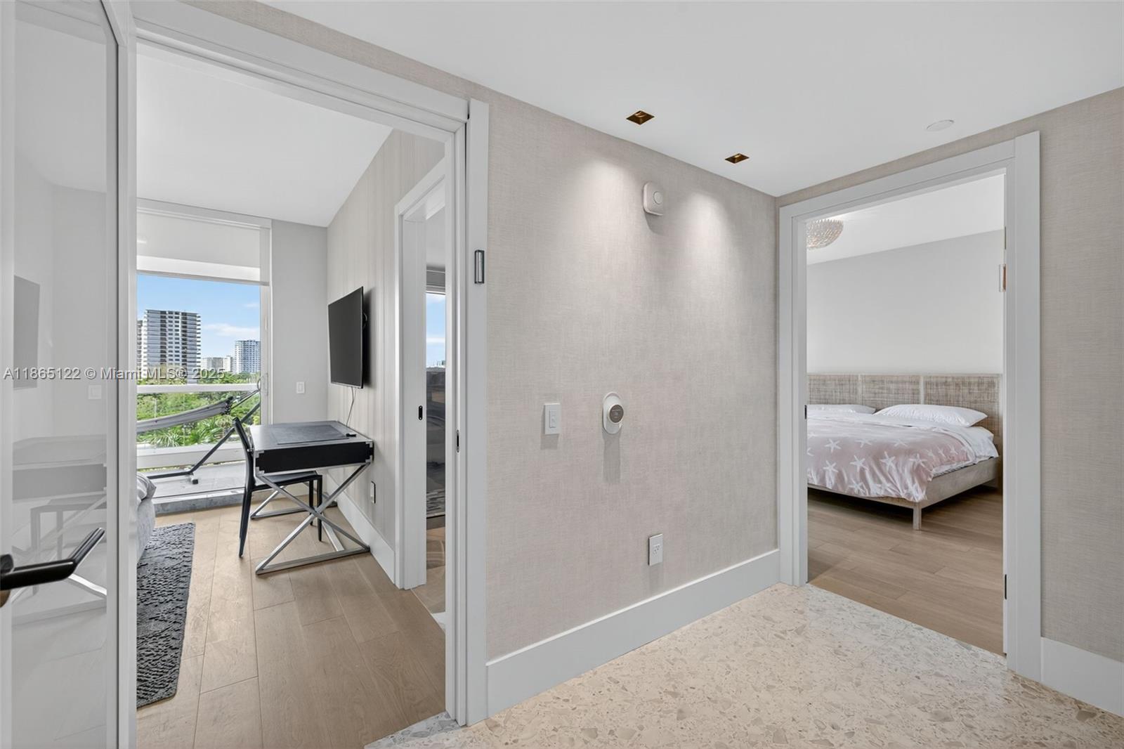 6000 Island Blvd # 707