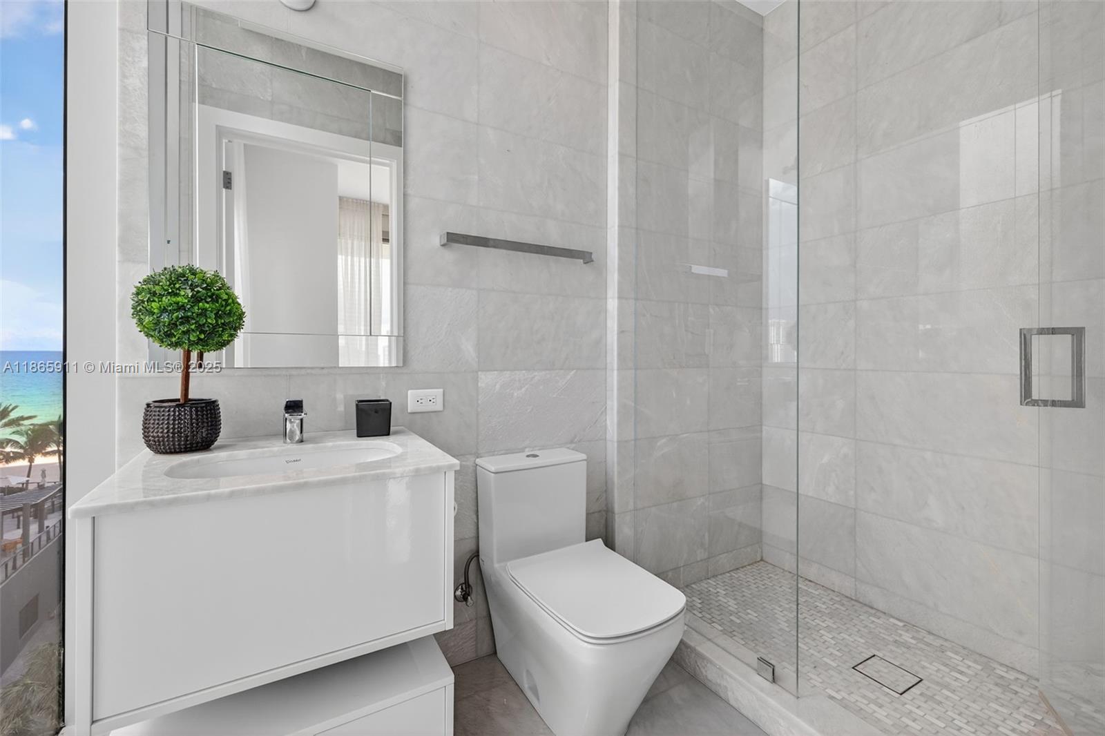 18501 Collins Ave # 501