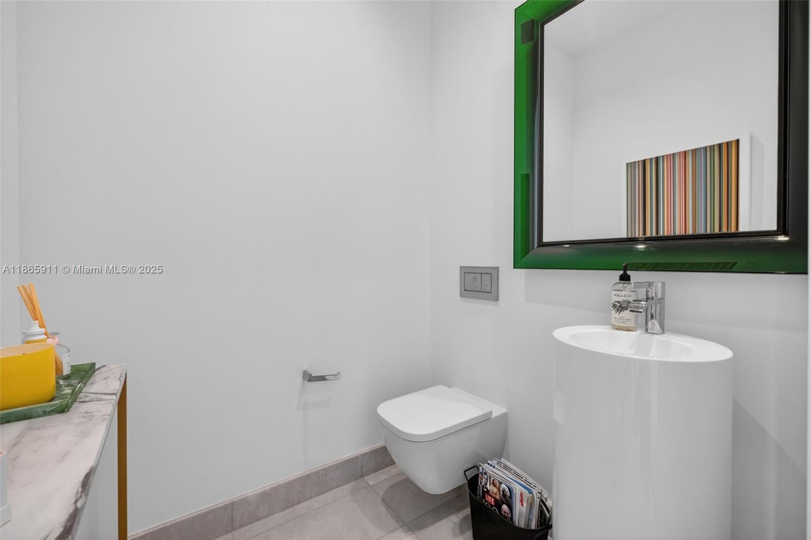 18501 Collins Ave # 501