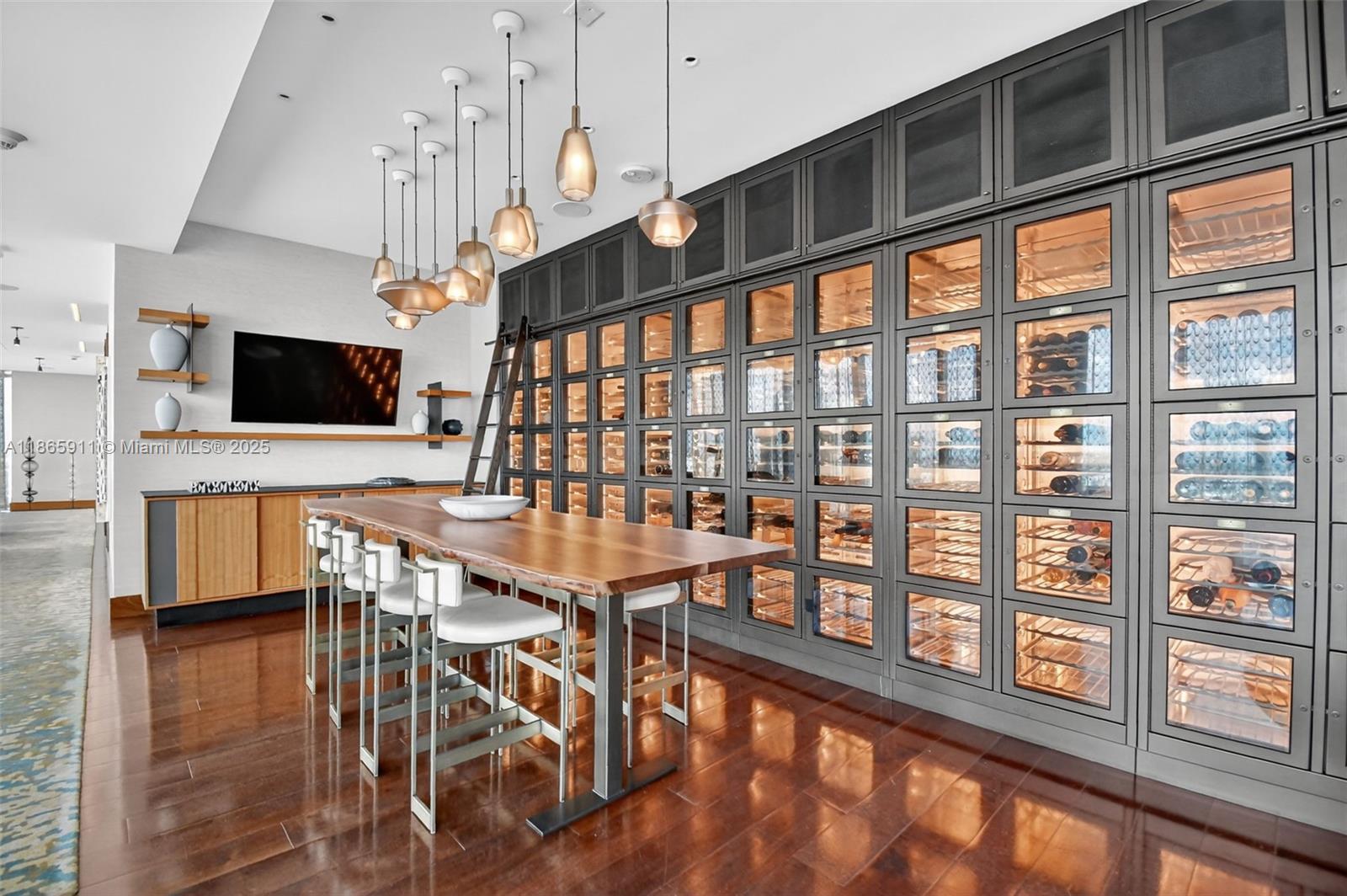 18501 Collins Ave # 501