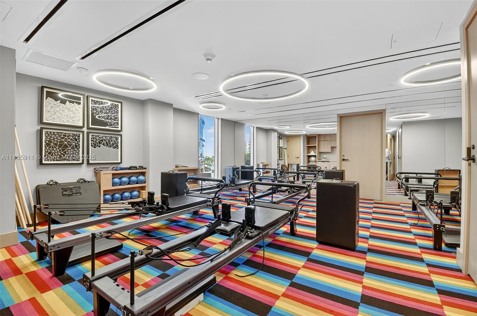 18501 Collins Ave # 501