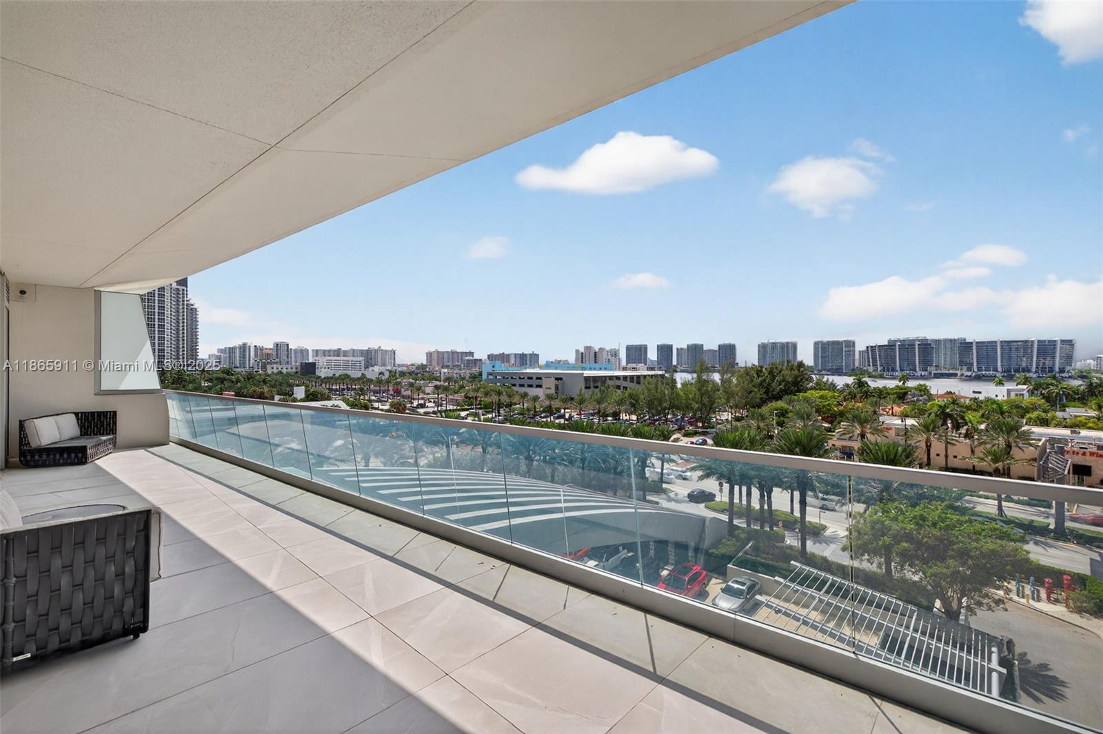 18501 Collins Ave # 501