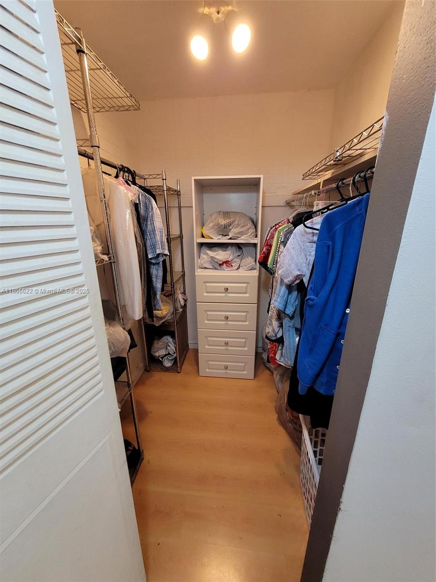 1401 NE Miami Gardens Dr Unit: 993