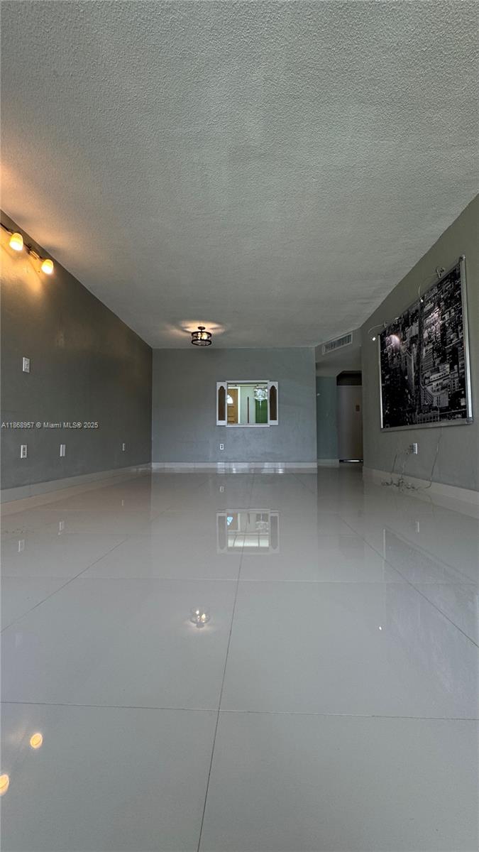 1701 NE 191st St # A214