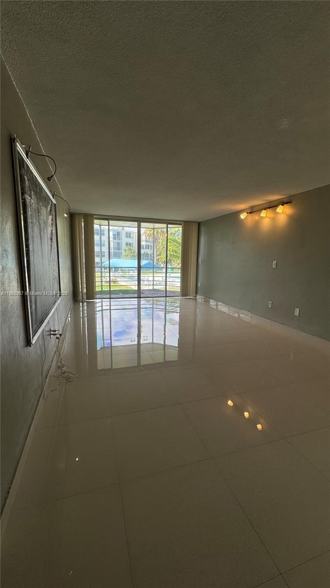 1701 NE 191st St # A214