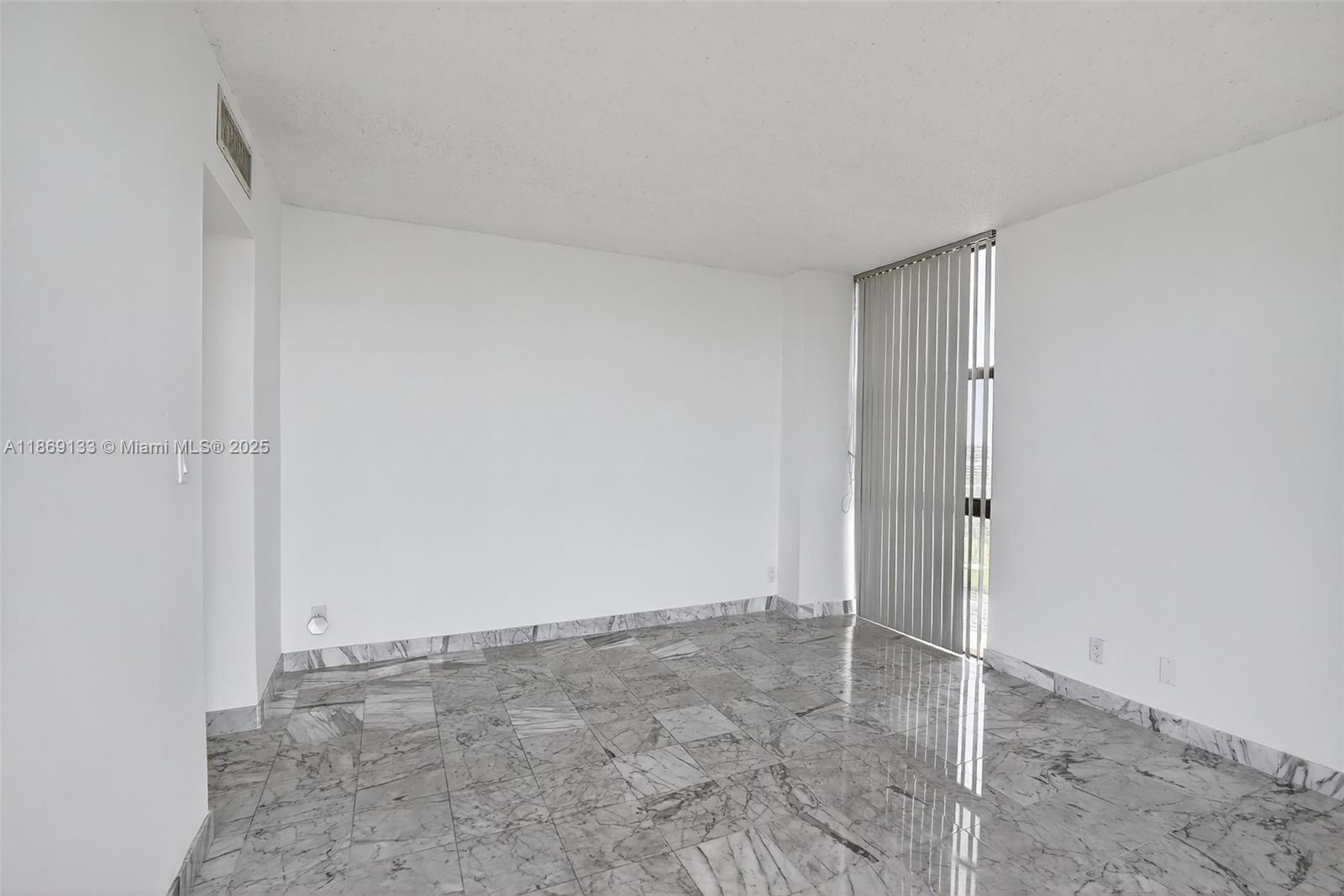 20379 W Country Club Dr # 1639