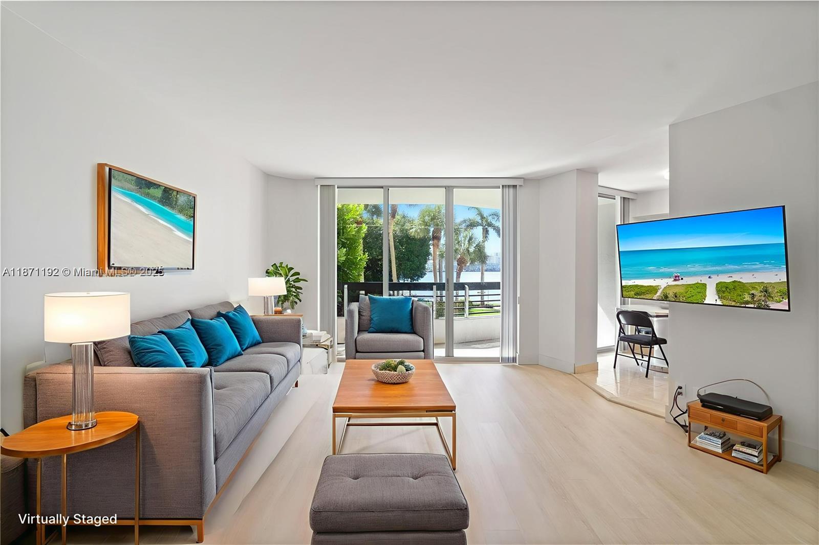 3600 Mystic Pointe Dr # 215