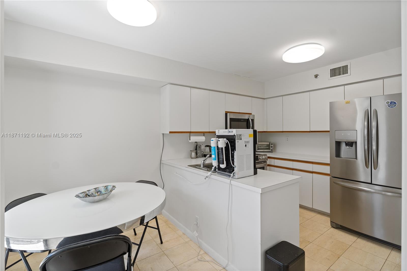 3600 Mystic Pointe Dr # 215