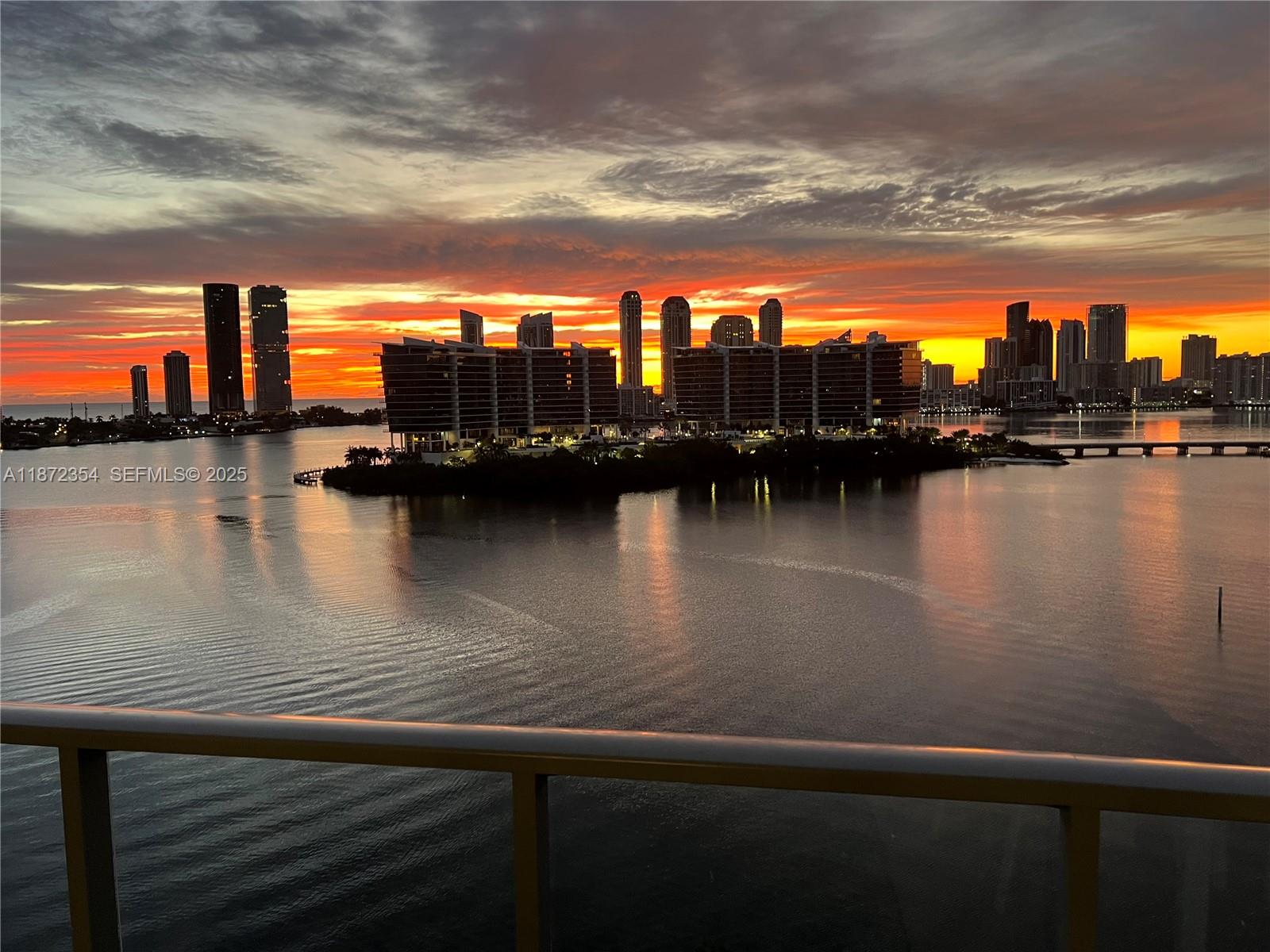 3300 NE 188th St Unit: LPH16