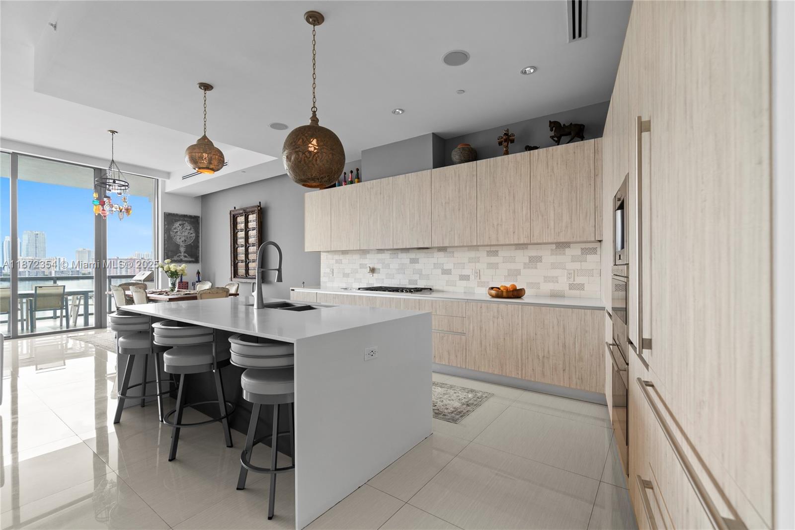 3300 NE 188th St Unit: LPH16