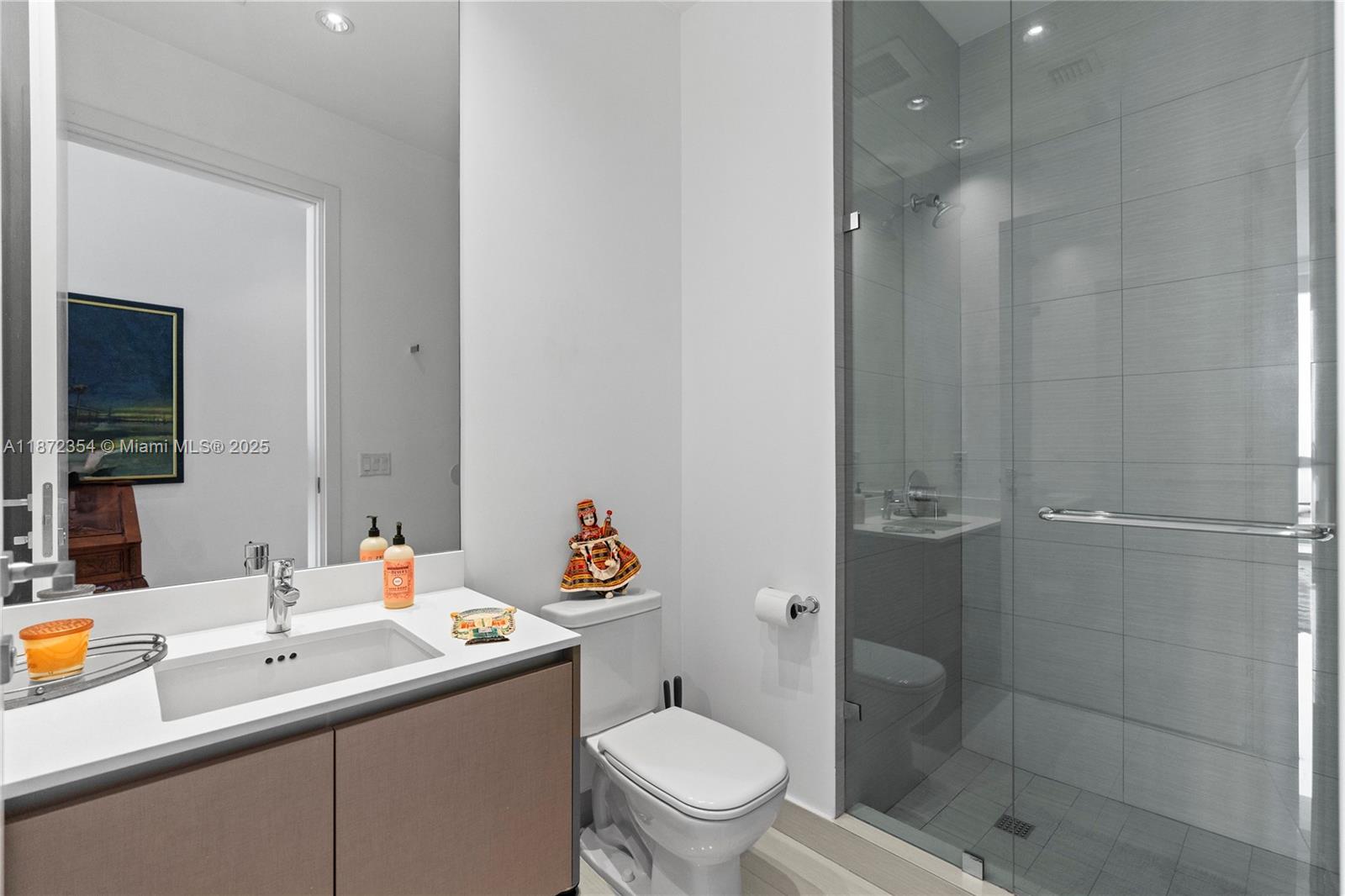 3300 NE 188th St Unit: LPH16