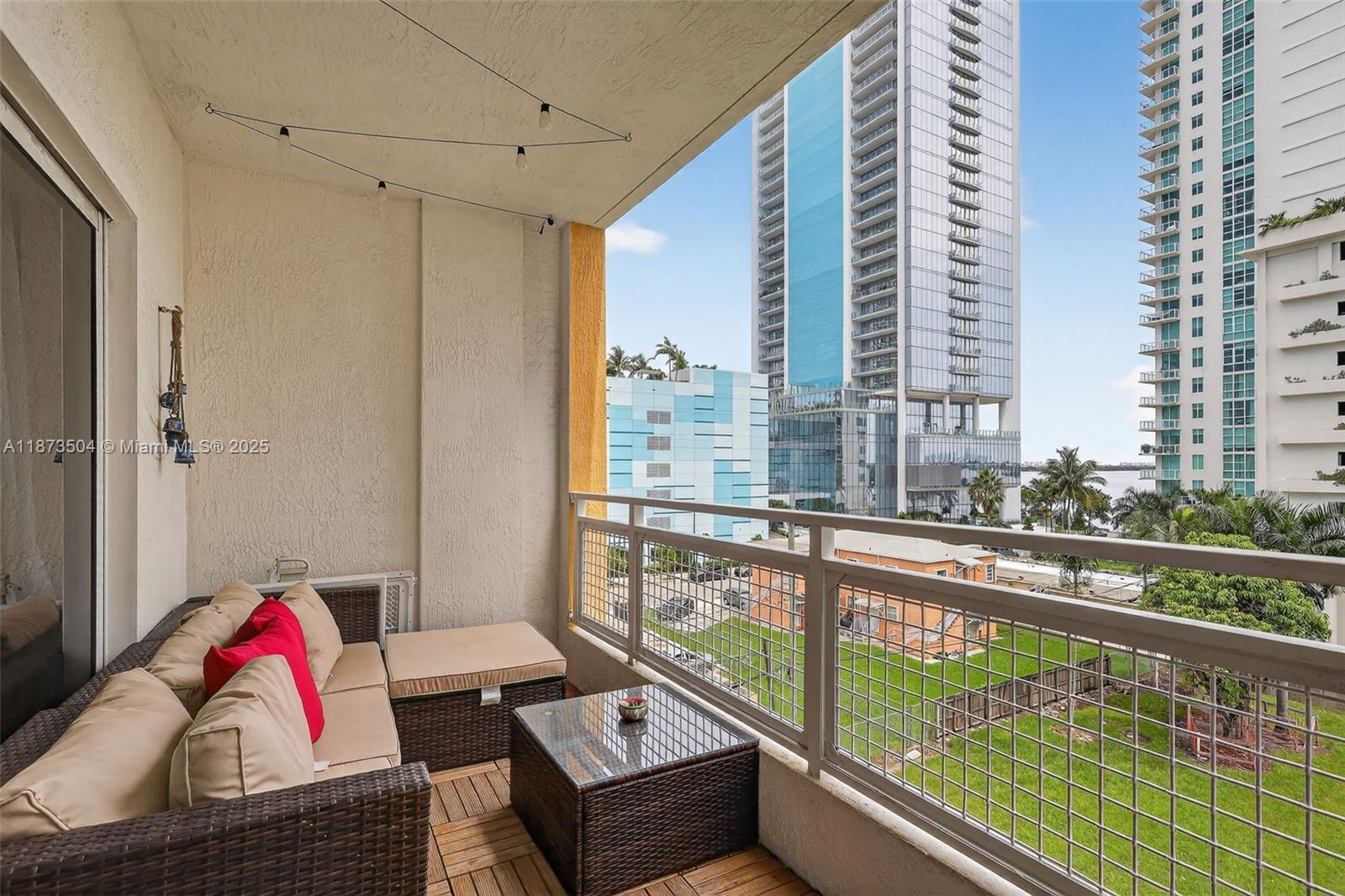 471 NE 25th St # 503