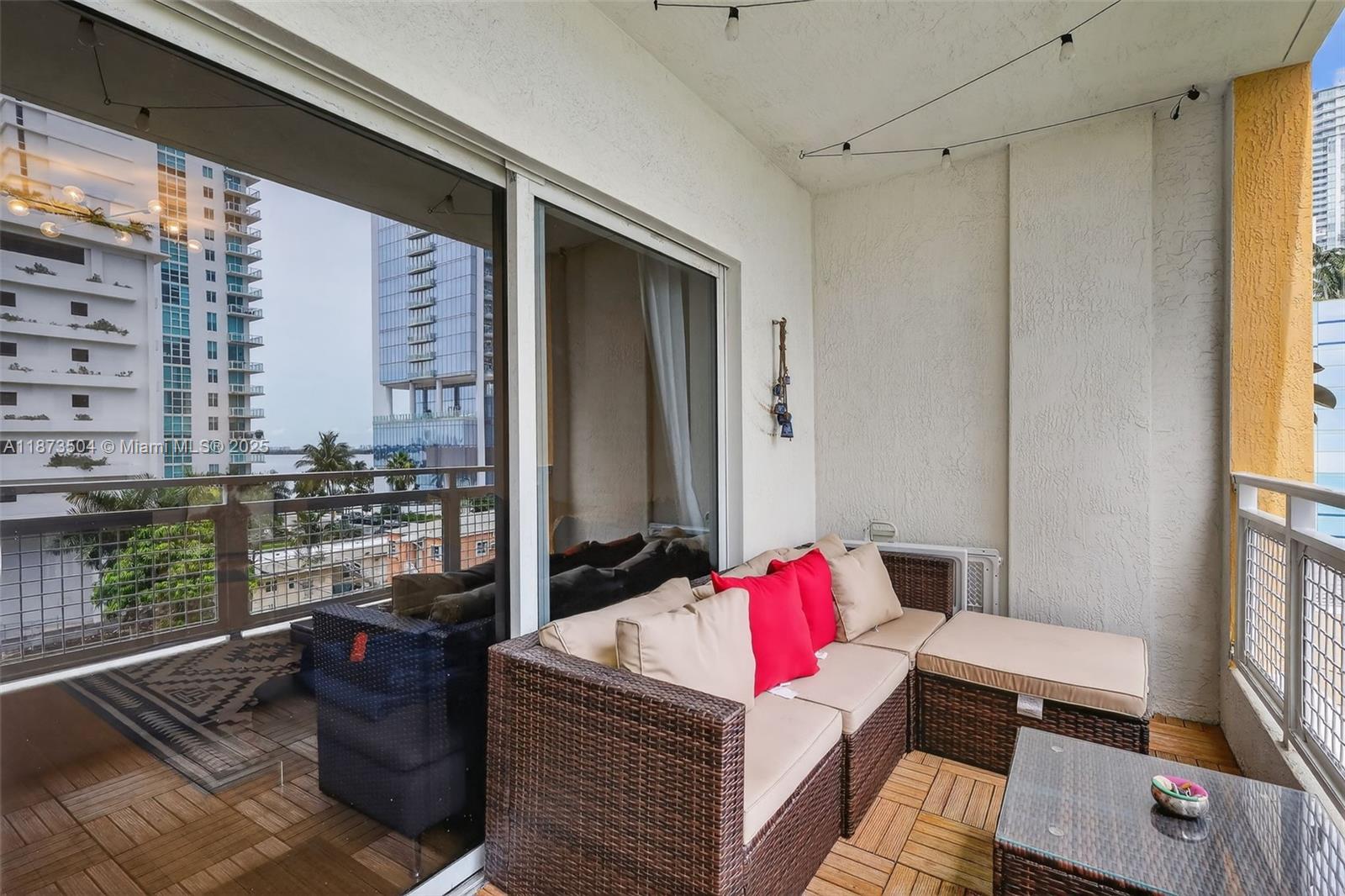 471 NE 25th St # 503