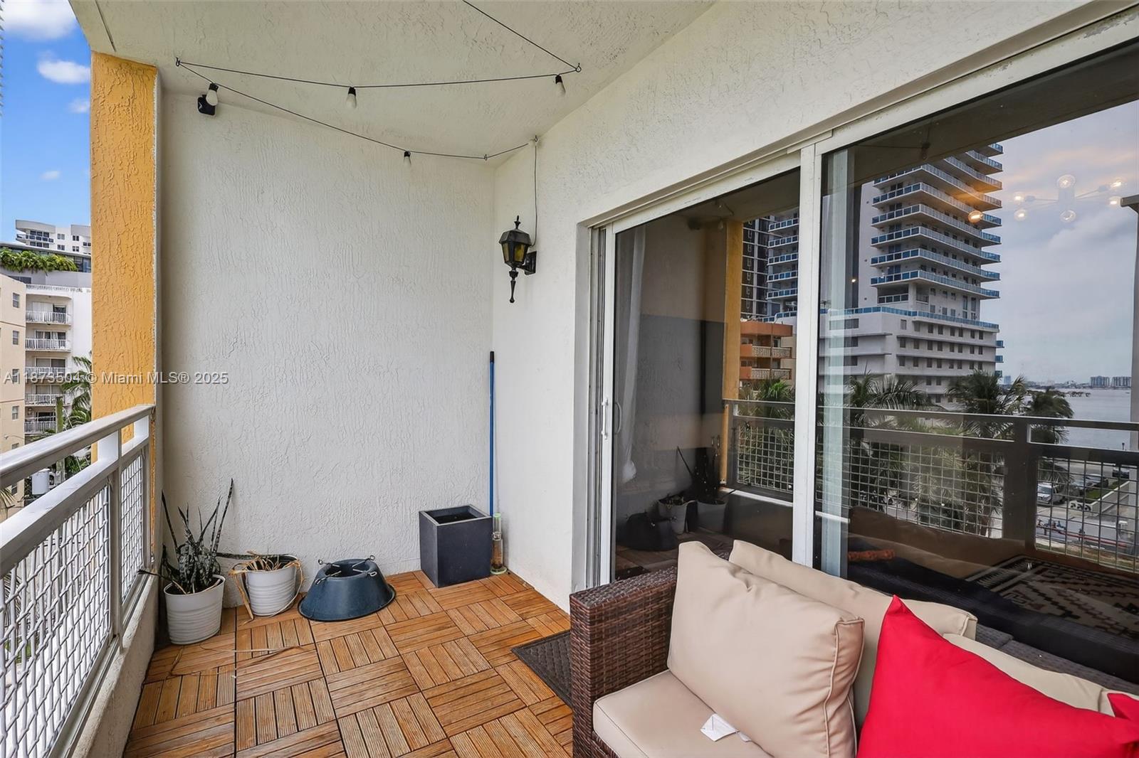 471 NE 25th St # 503