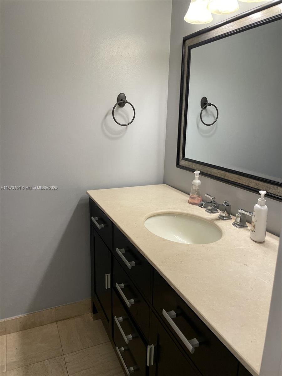 1201 S Ocean Dr # 1107S