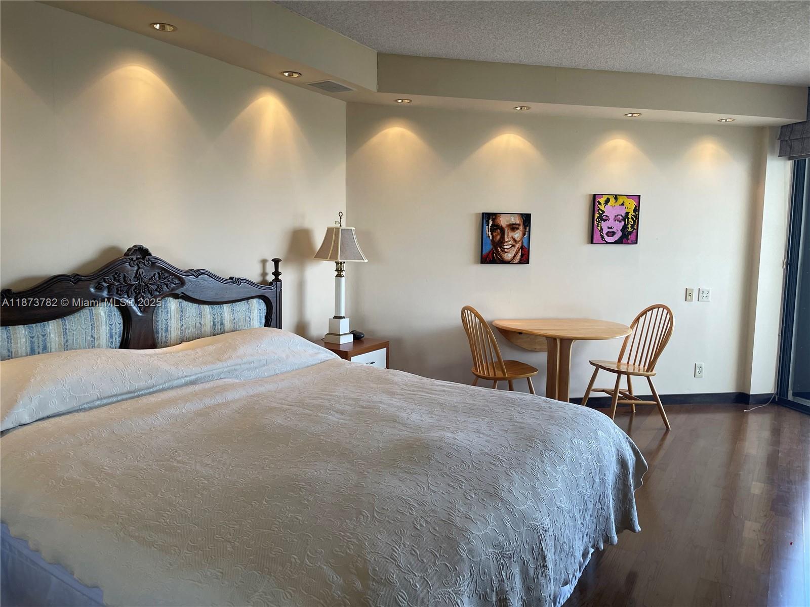 3000 Island Blvd # 2405