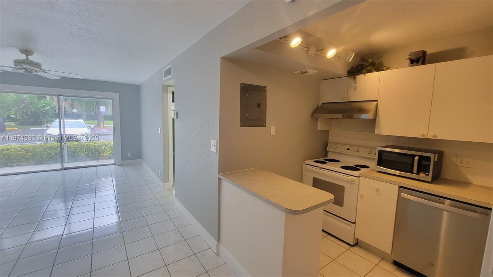 1 Jacaranda Country Club Dr # 104