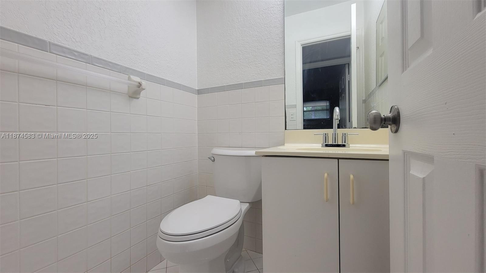 1 Jacaranda Country Club Dr # 104