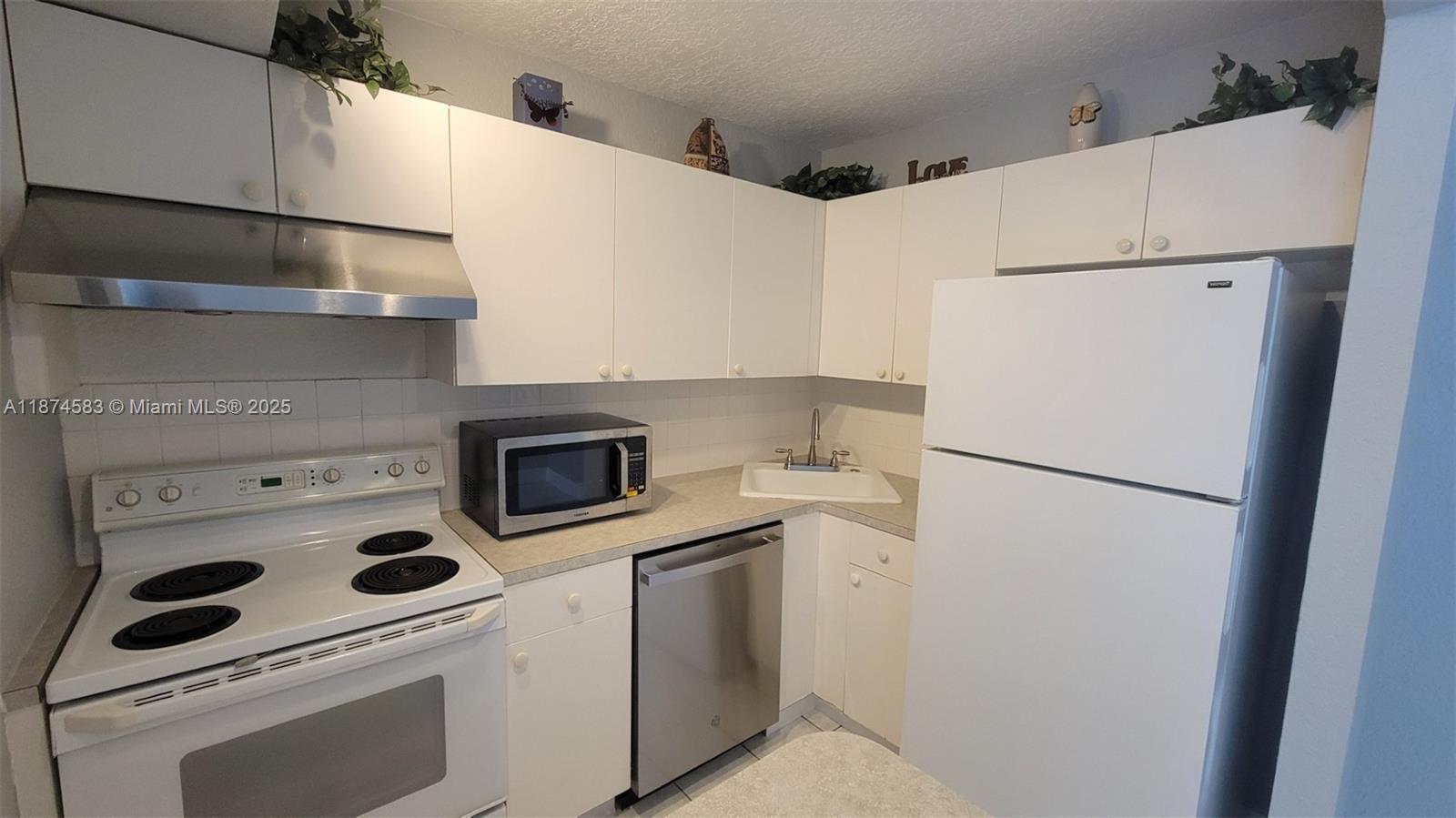 1 Jacaranda Country Club Dr # 104