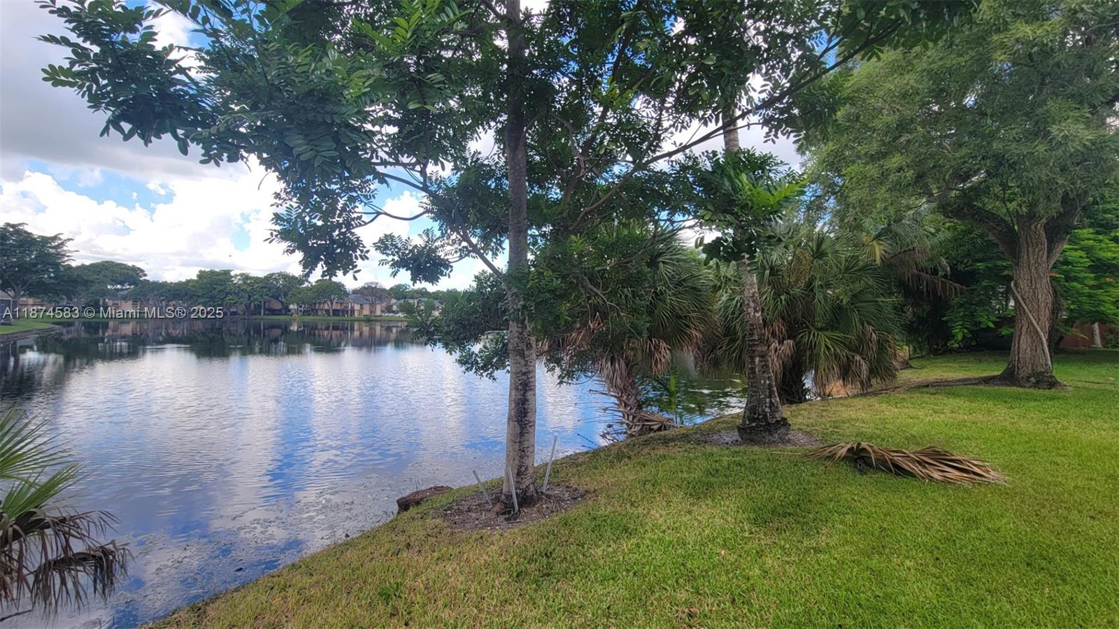 1 Jacaranda Country Club Dr # 104