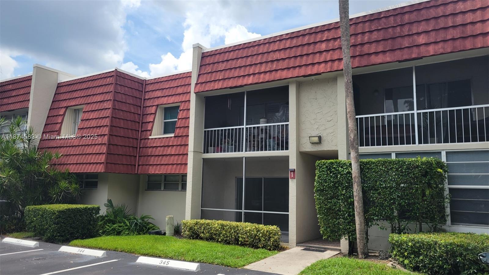 1 Jacaranda Country Club Dr # 104