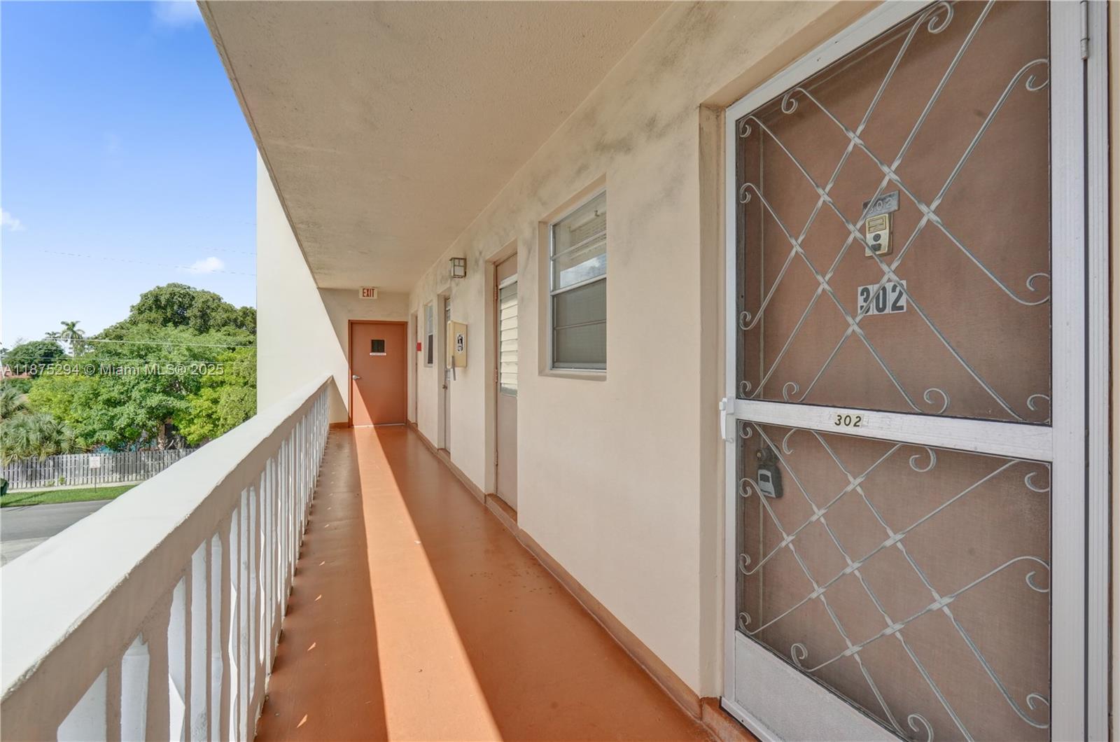 218 NE 12th Ave # 302