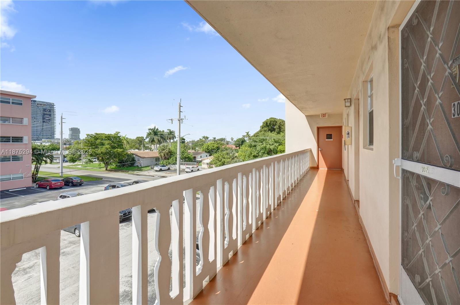 218 NE 12th Ave # 302