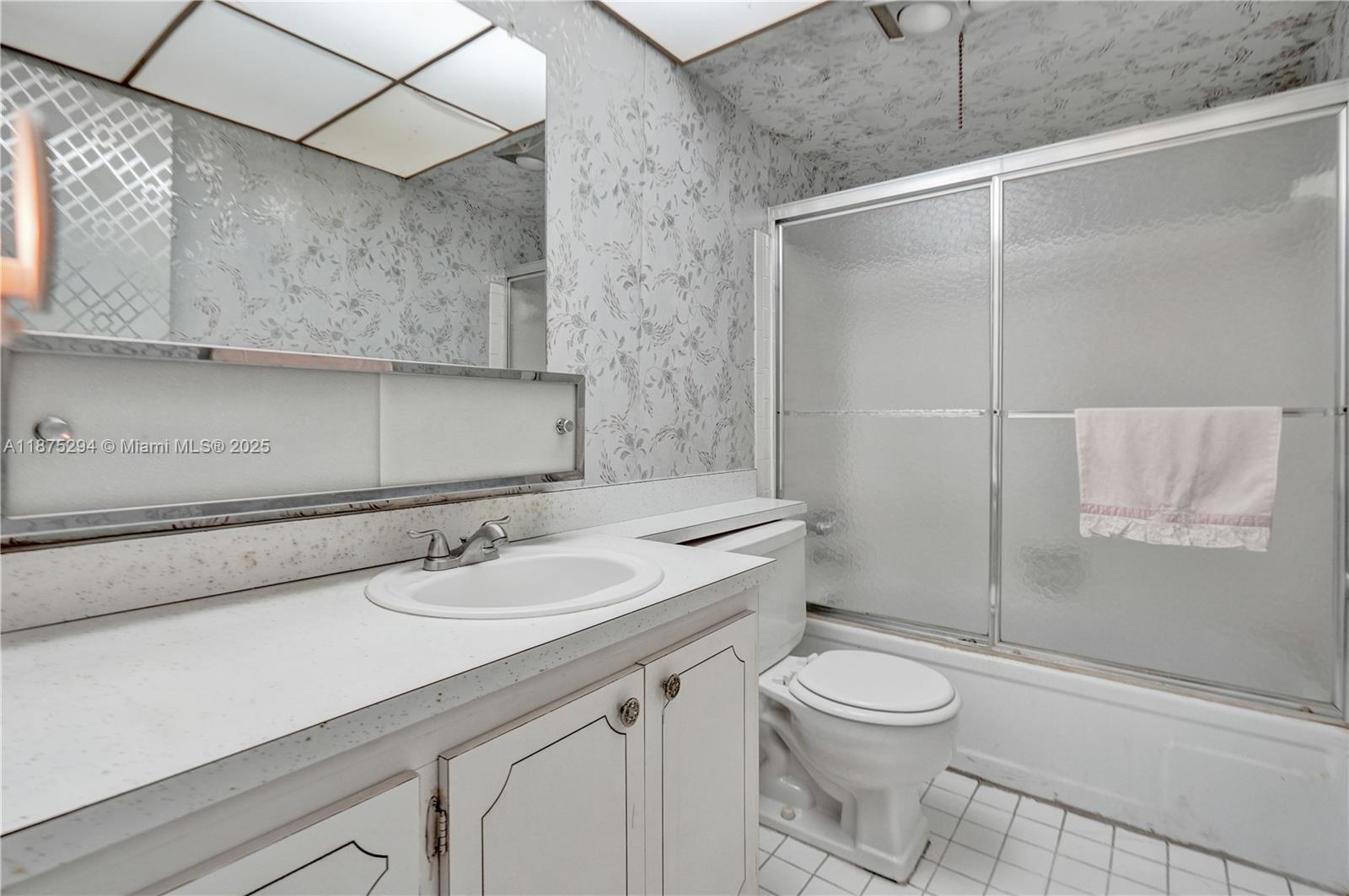 218 NE 12th Ave # 302