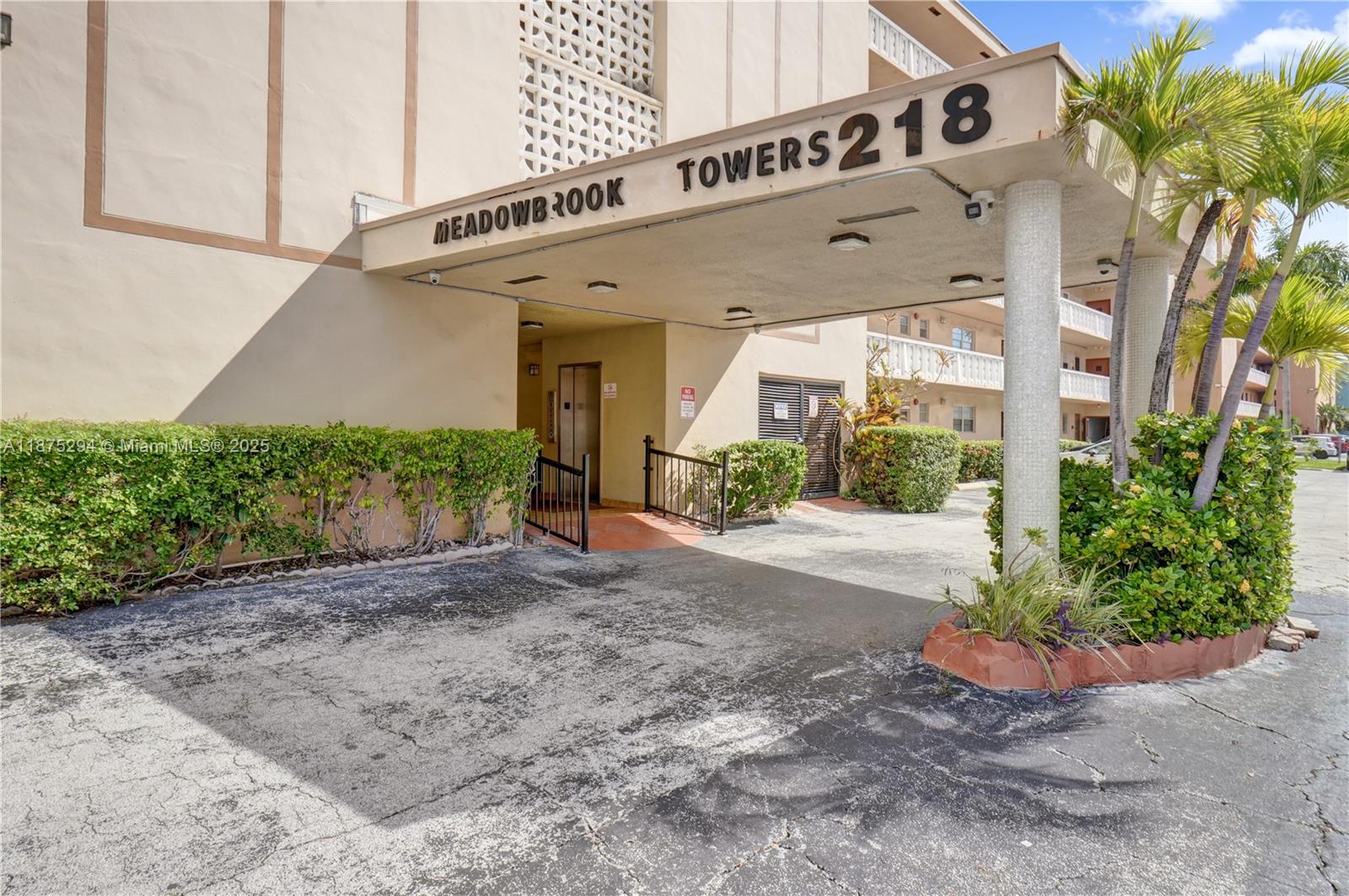 218 NE 12th Ave # 302