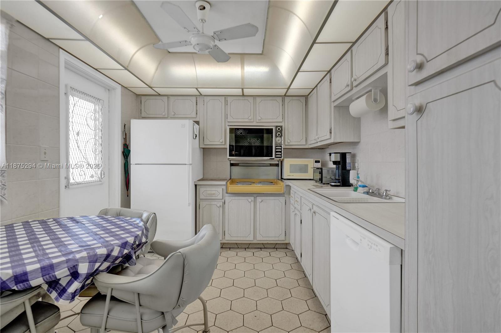 218 NE 12th Ave # 302