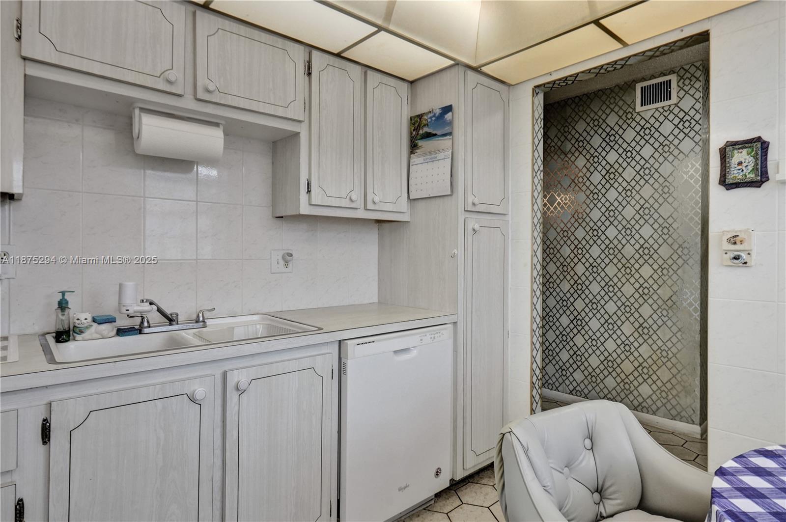 218 NE 12th Ave # 302