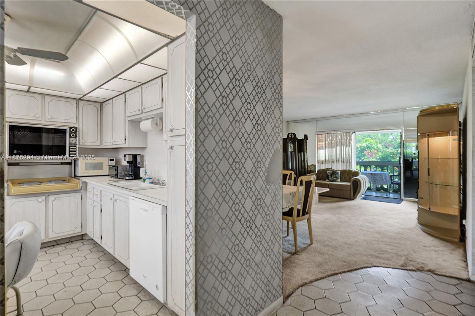 218 NE 12th Ave # 302