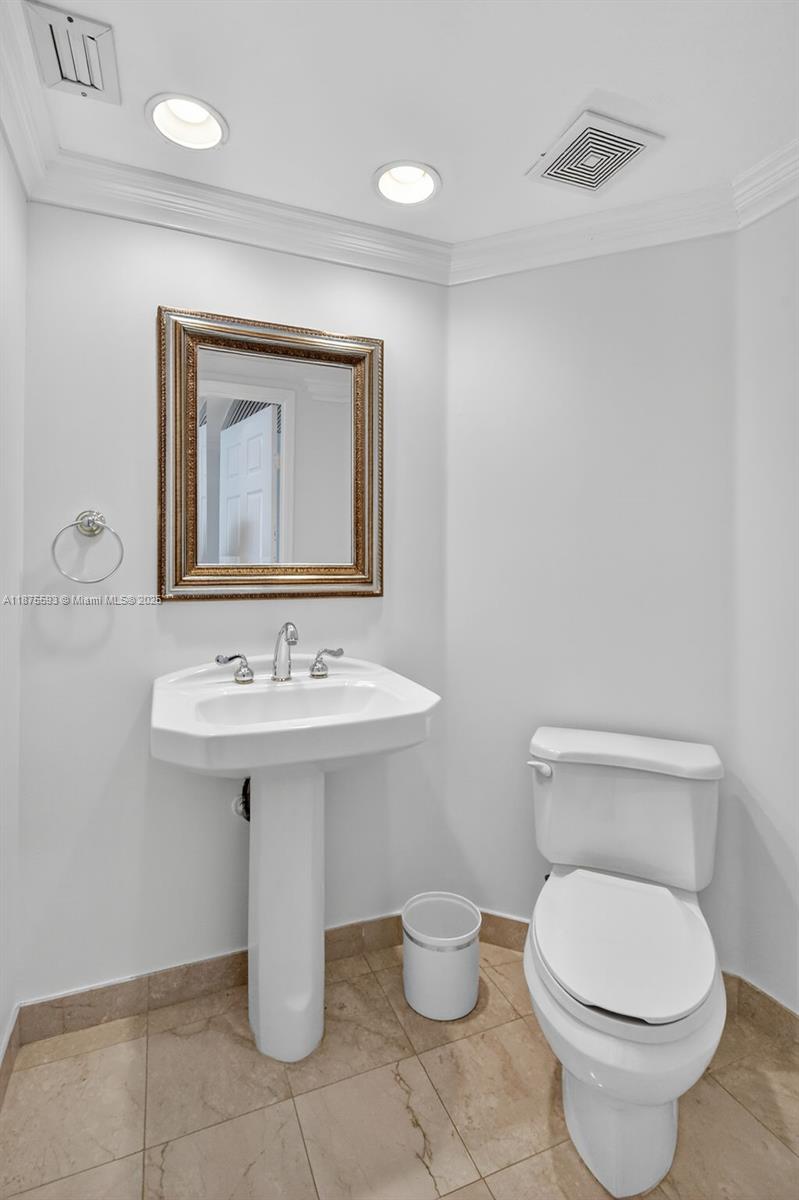 3370 Hidden Bay Dr # 1808