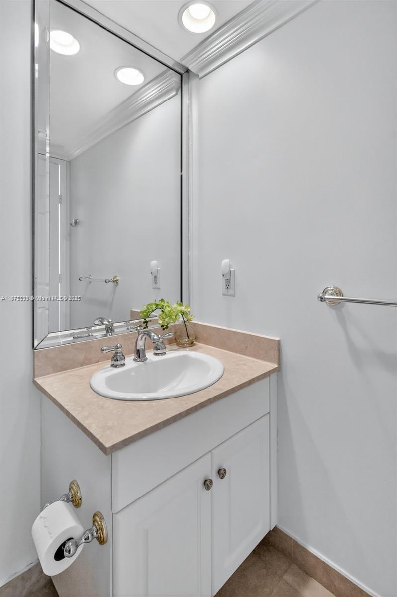 3370 Hidden Bay Dr # 1808