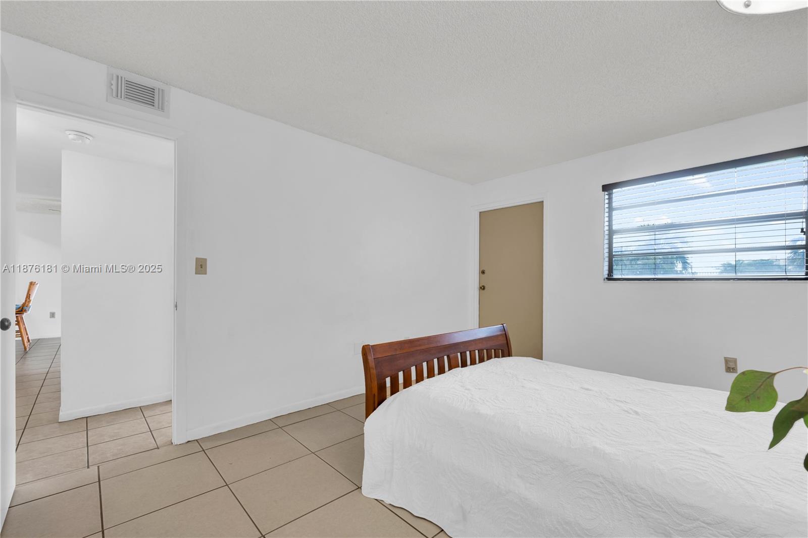 1820 W 53rd St # 201