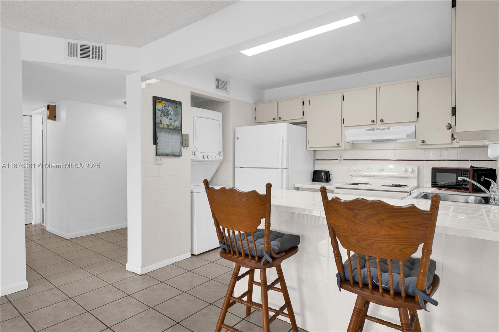 1820 W 53rd St # 201