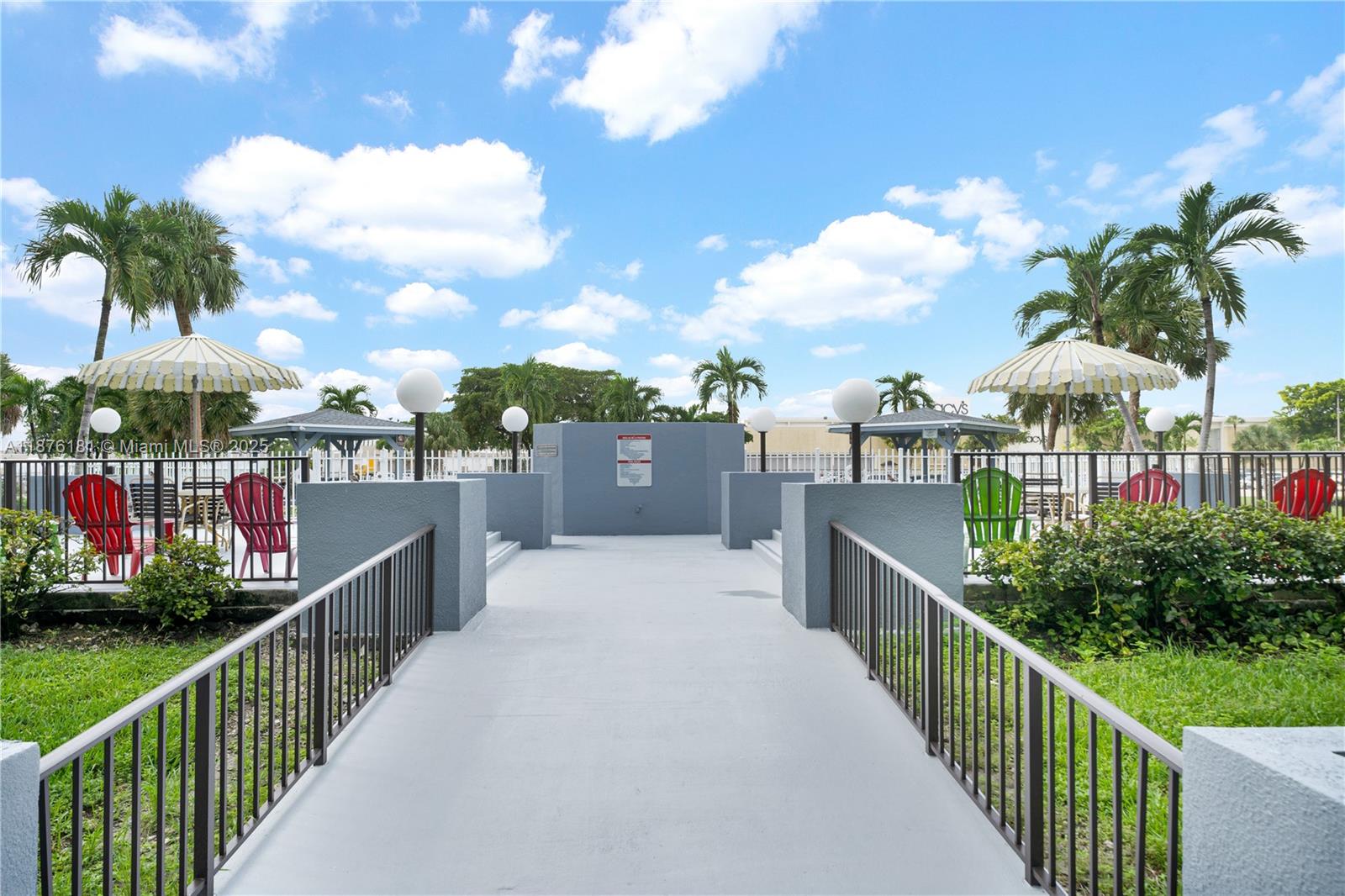 1820 W 53rd St # 201